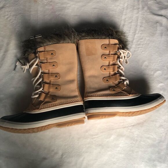 New SOREL Joan of Arctic Faux Fur Waterproof Snow Boot (Women), women size 6 - Picture 7 of 16